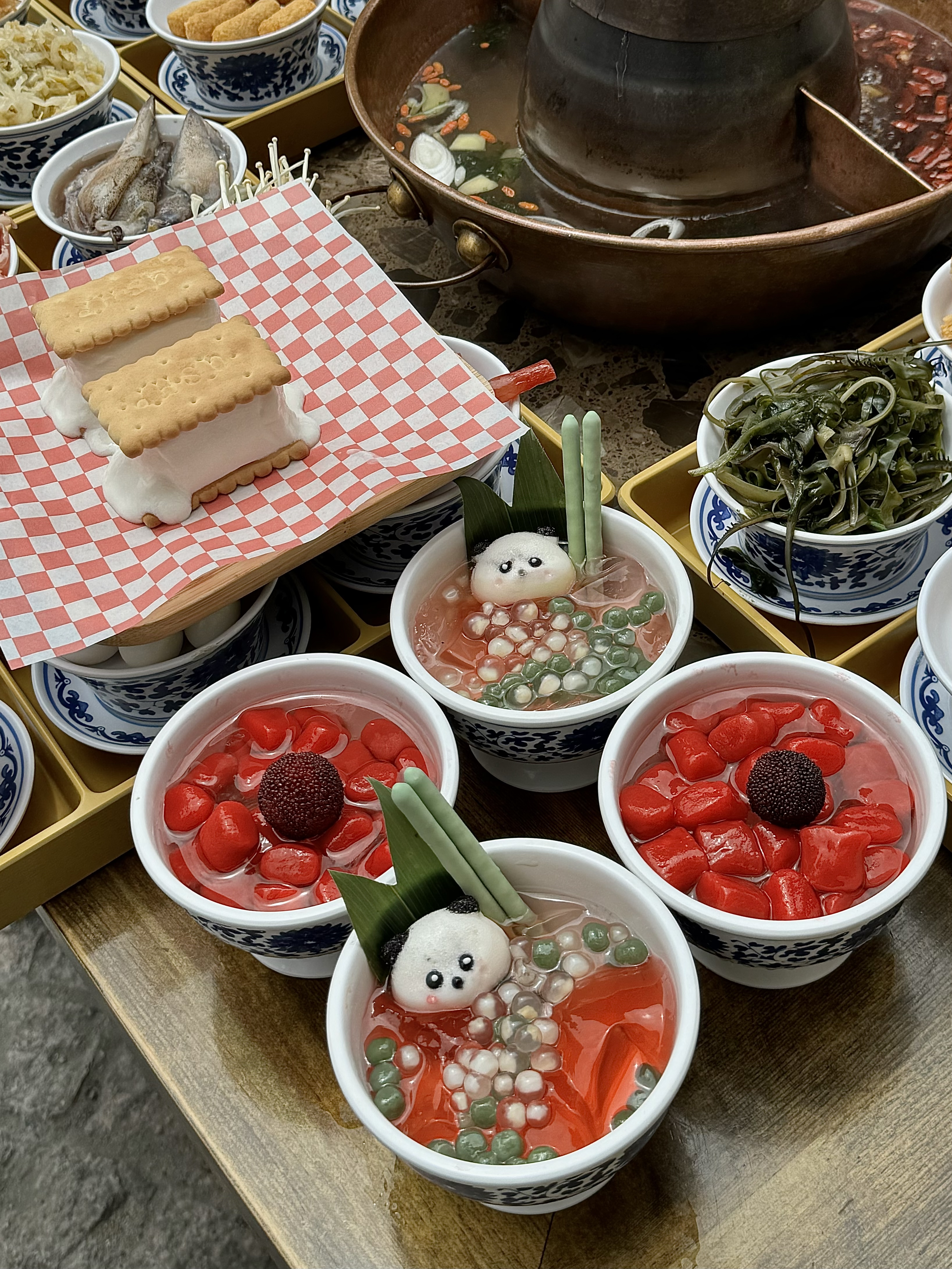 中式火锅的基本食材有哪些